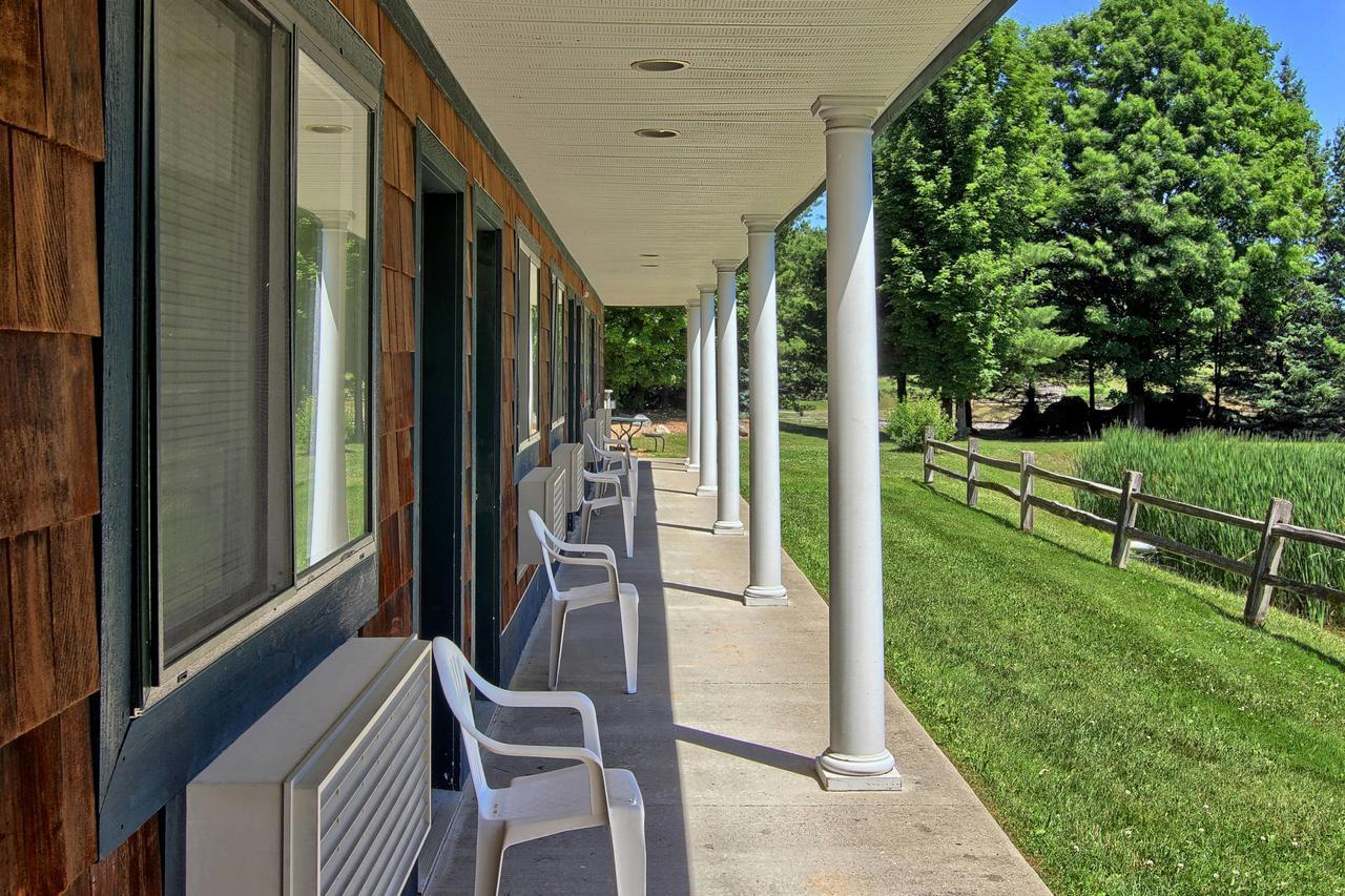 The Legend Cottage Inn Bellaire Εξωτερικό φωτογραφία